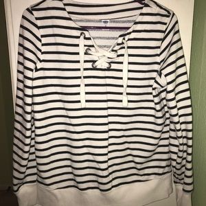 Black and White Tie-Up Sweatshirt